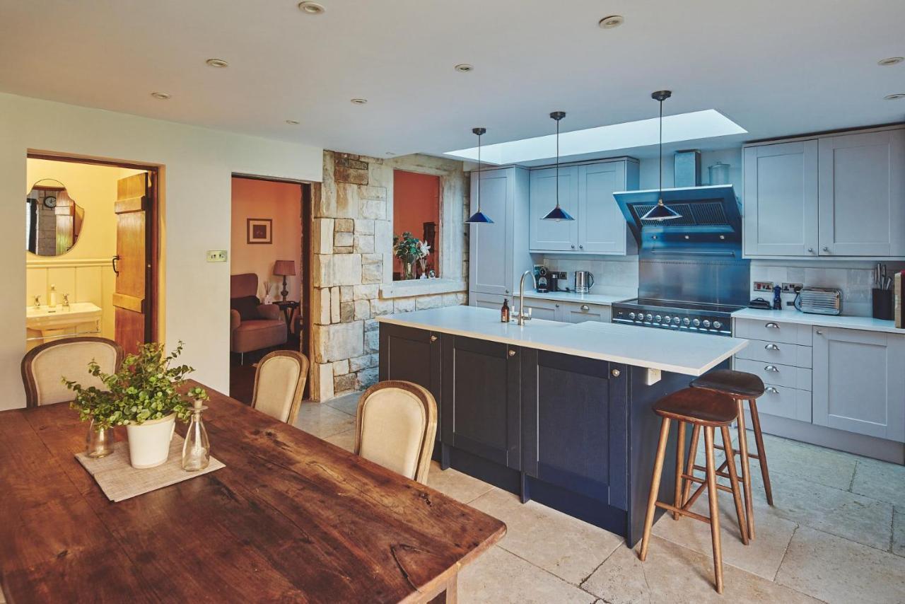 Large Stylish Luxury Cotswold Cottage - Ideal For Families, W/ Ev Charging Andoversford Exteriör bild