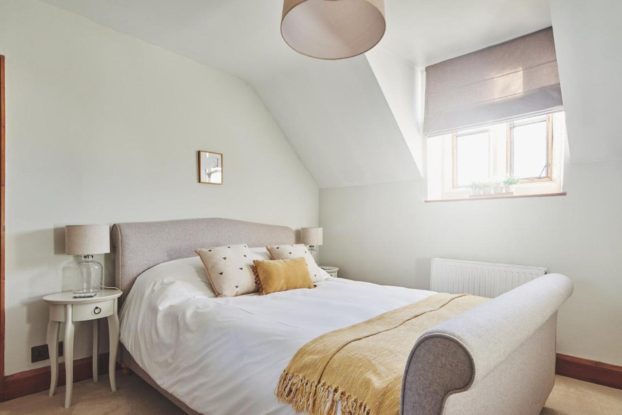 Large Stylish Luxury Cotswold Cottage - Ideal For Families, W/ Ev Charging Andoversford Exteriör bild
