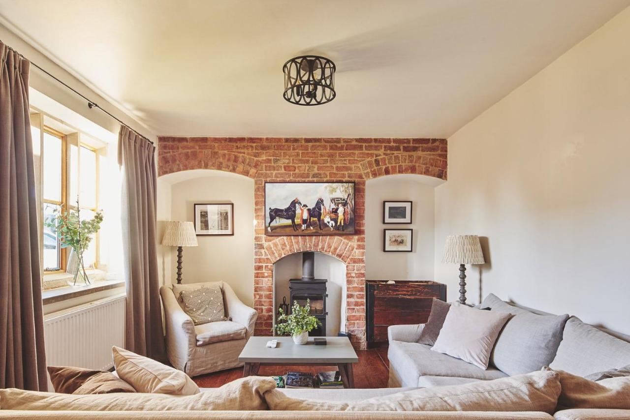 Large Stylish Luxury Cotswold Cottage - Ideal For Families, W/ Ev Charging Andoversford Exteriör bild