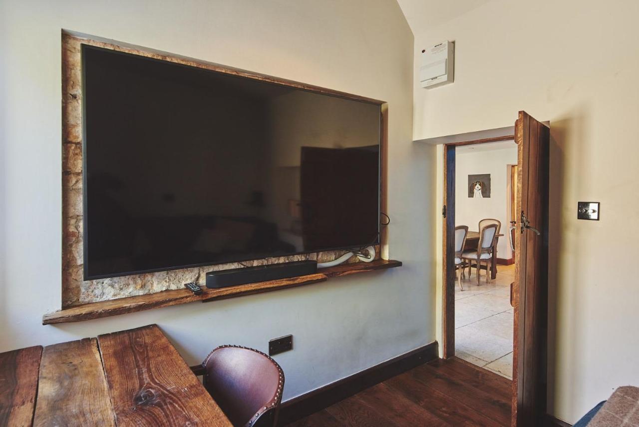 Large Stylish Luxury Cotswold Cottage - Ideal For Families, W/ Ev Charging Andoversford Exteriör bild