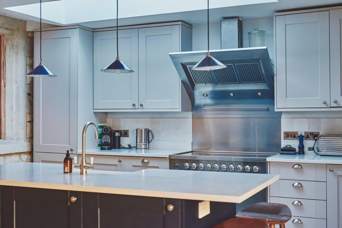 Large Stylish Luxury Cotswold Cottage - Ideal For Families, W/ Ev Charging Andoversford Exteriör bild