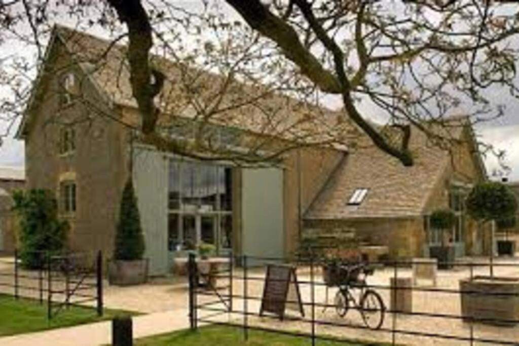 Large Stylish Luxury Cotswold Cottage - Ideal For Families, W/ Ev Charging Andoversford Exteriör bild