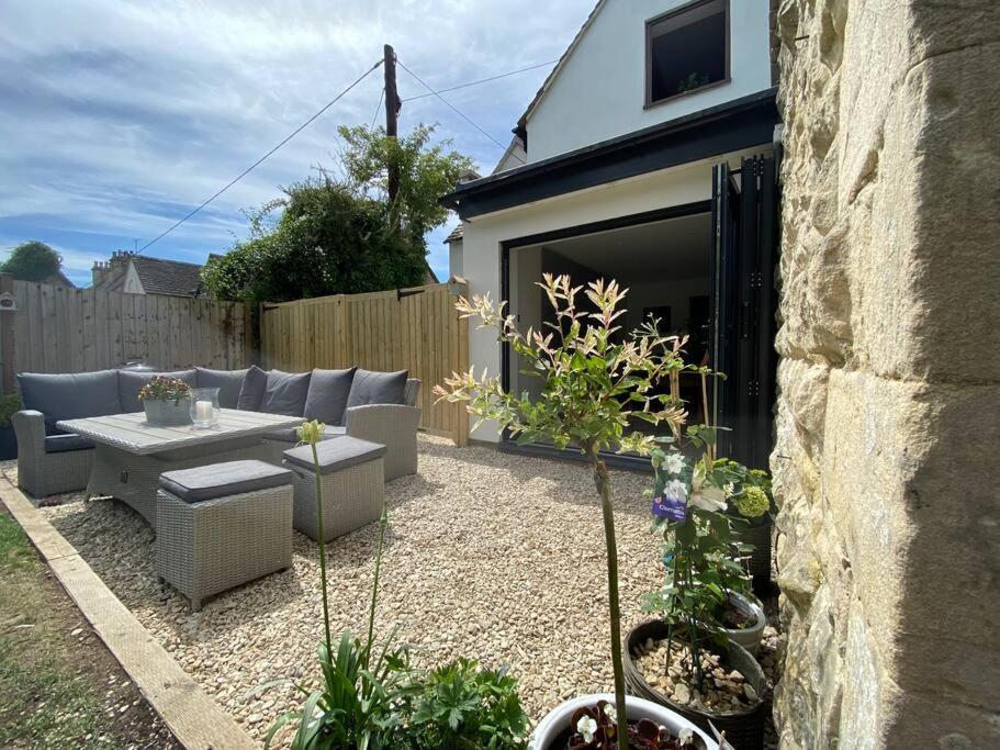 Large Stylish Luxury Cotswold Cottage - Ideal For Families, W/ Ev Charging Andoversford Exteriör bild