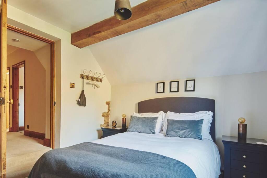 Large Stylish Luxury Cotswold Cottage - Ideal For Families, W/ Ev Charging Andoversford Exteriör bild