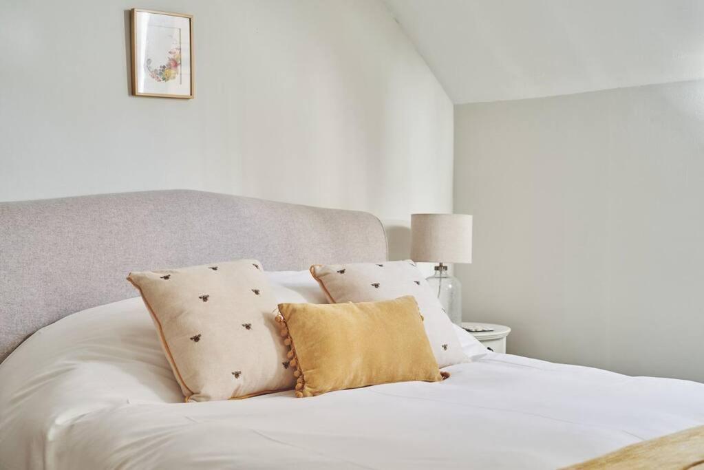 Large Stylish Luxury Cotswold Cottage - Ideal For Families, W/ Ev Charging Andoversford Exteriör bild