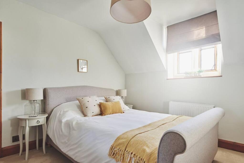 Large Stylish Luxury Cotswold Cottage - Ideal For Families, W/ Ev Charging Andoversford Exteriör bild