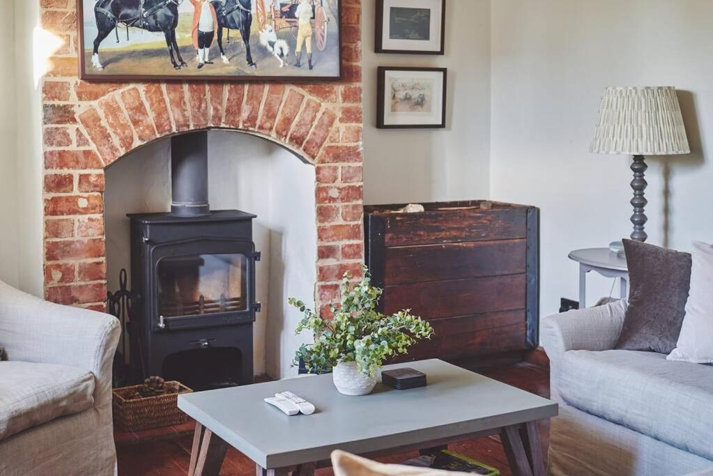 Large Stylish Luxury Cotswold Cottage - Ideal For Families, W/ Ev Charging Andoversford Exteriör bild